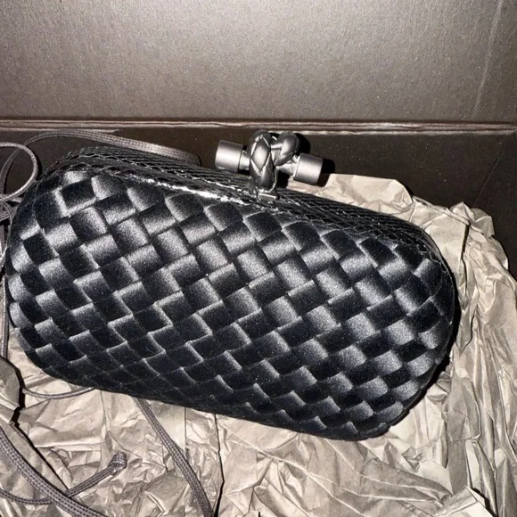 COPY - Bottega Veneta Intrecciato Knot Clutch with Snakeskin Trim - Picture 3 of 10